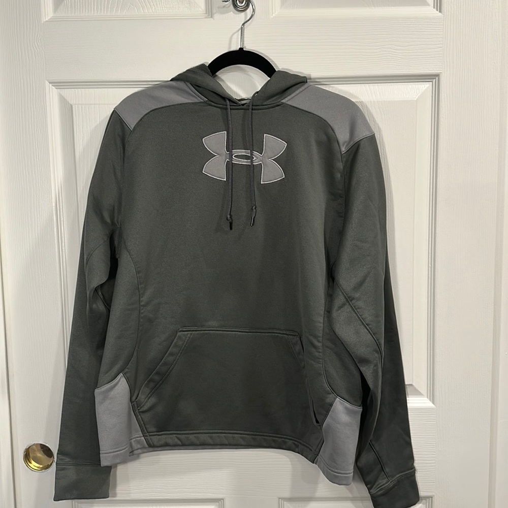 Men’s Under Armour grey hoodie size medium